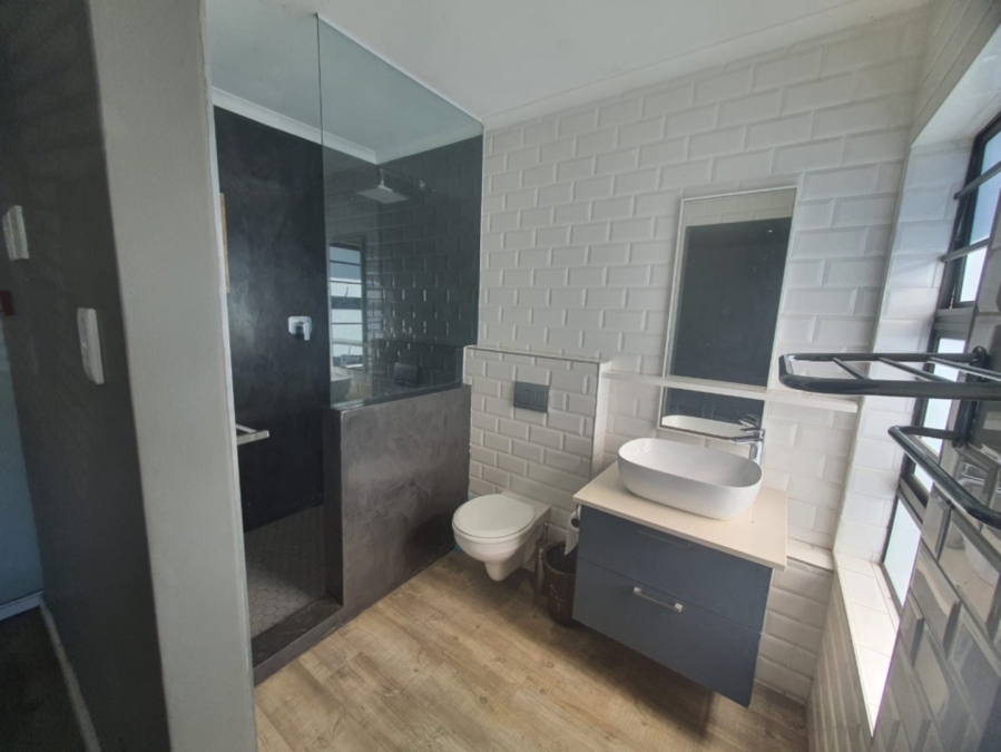 To Let 3 Bedroom Property for Rent in Cove Rock Eastern Cape